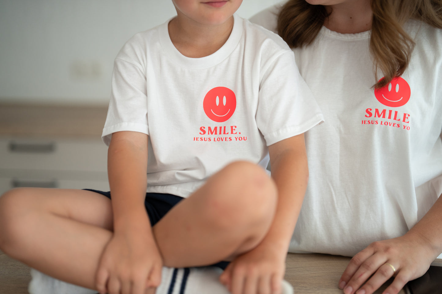 KIDS T-Shirt "SMILE Jesus loves you"