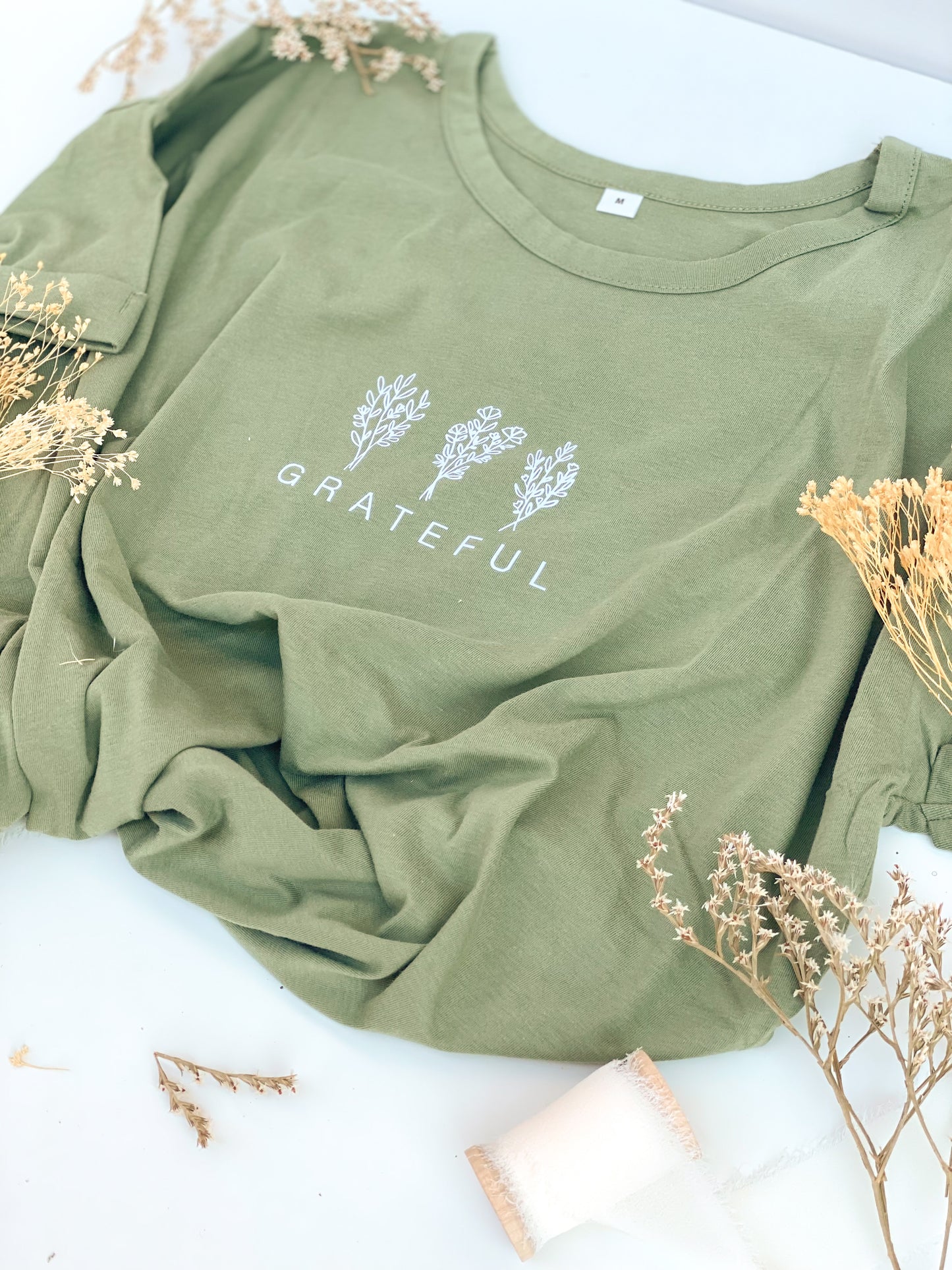 T-Shirt "GRATEFUL" soft olive