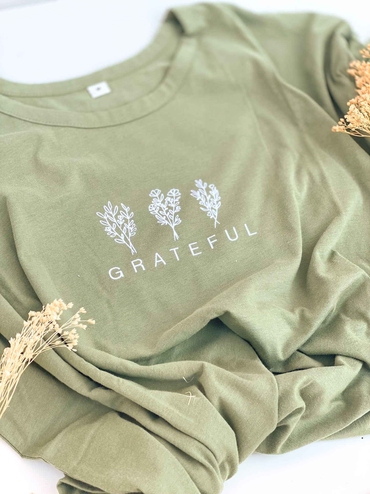 T-Shirt "GRATEFUL" soft olive