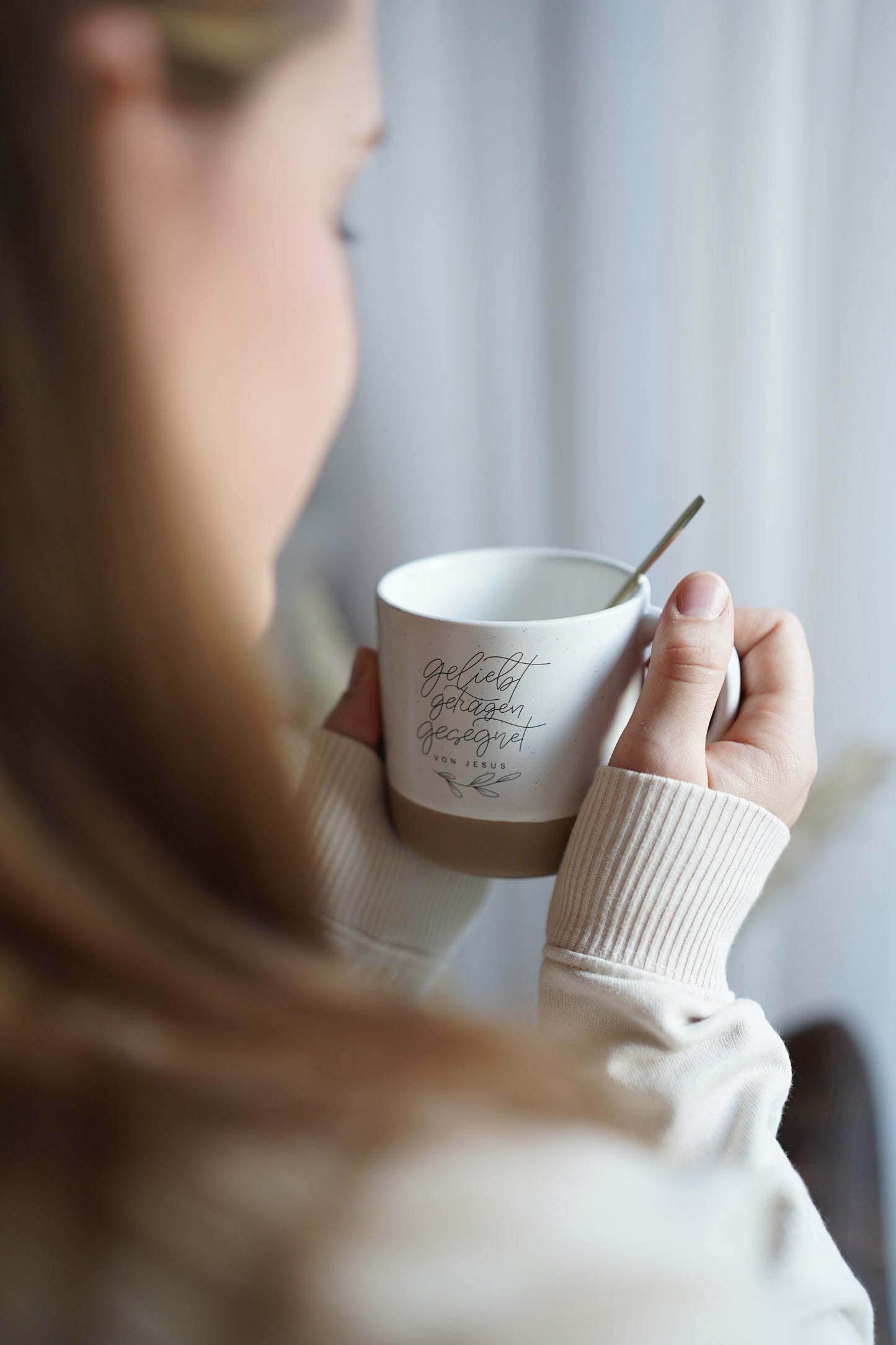 Keramikbecher “geliebt getragen gesegnet VON JESUS"